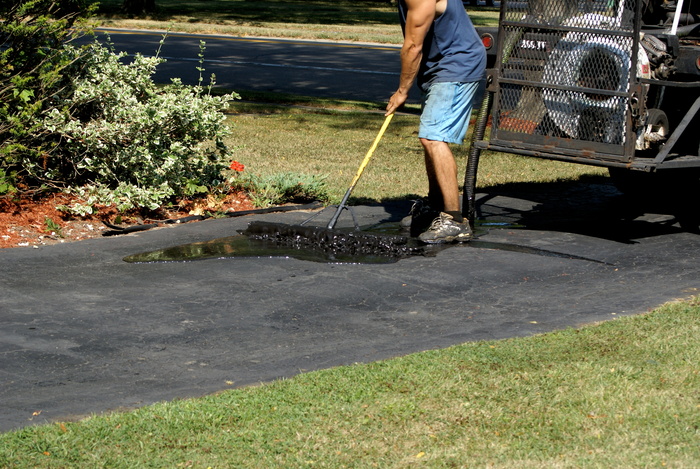asphalt paving contractor